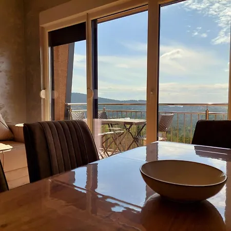 Divci Tron 9 * Divčibare