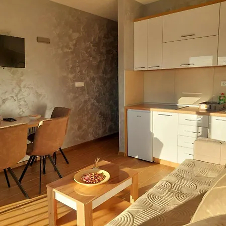 Divci Tron 9 * Divčibare