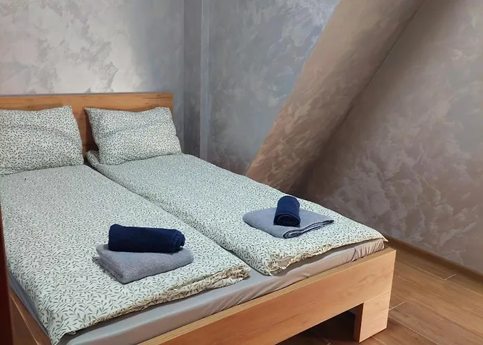 아파트 Divci Tron 9