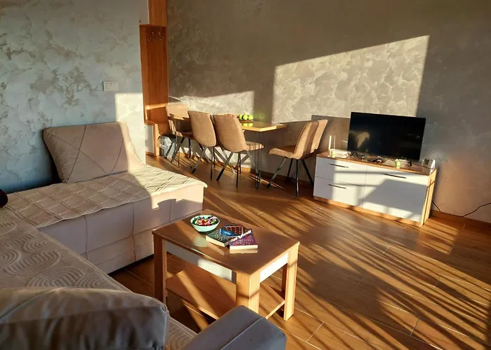 아파트 Divci Tron 9