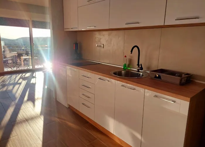 Divci Tron 9 아파트 *