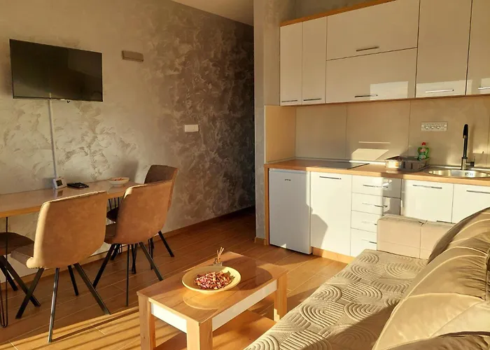 Divci Tron 9 * Divčibare