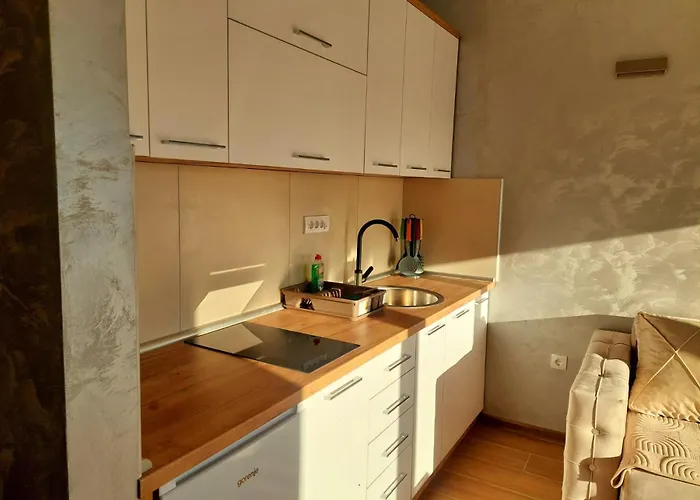 아파트 Divci Tron 9