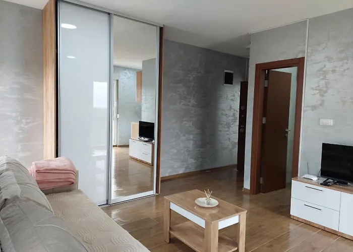 아파트 Divci Tron 9