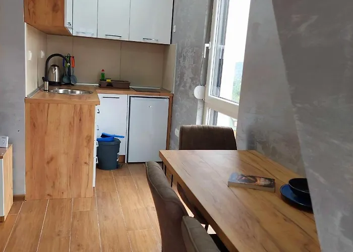 아파트 Divci Tron 9 *